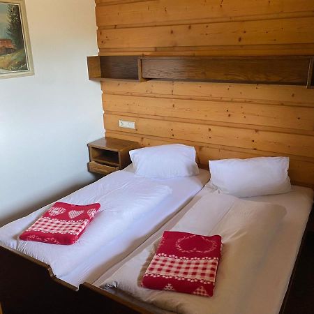Appartement Latschen - Ferienhaus Бад Клайнкирххайм Екстериор снимка
