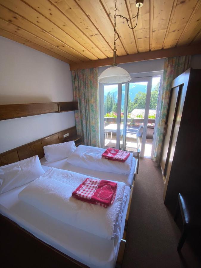 Appartement Latschen - Ferienhaus Бад Клайнкирххайм Екстериор снимка