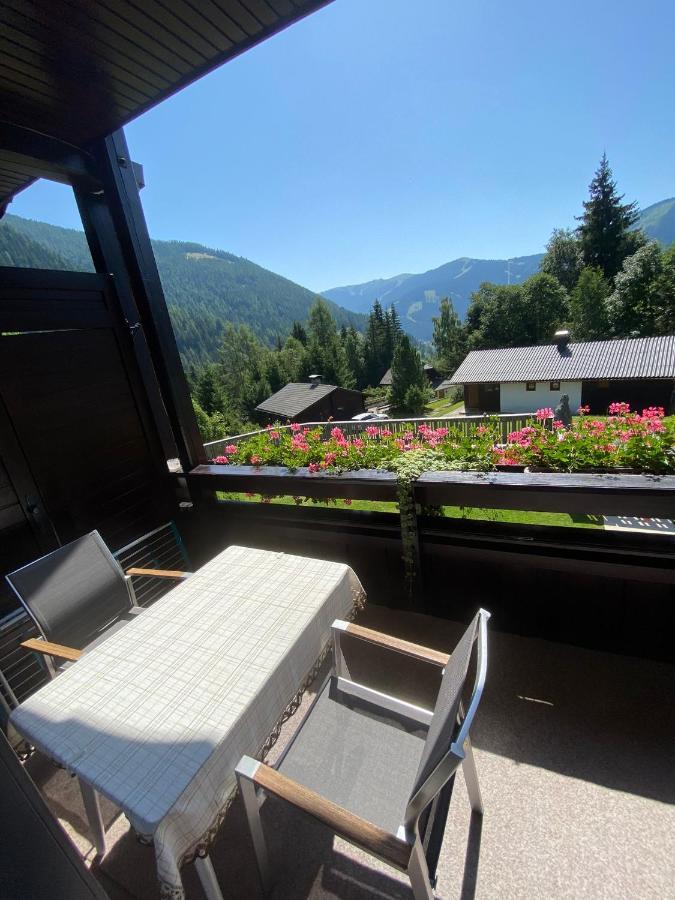 Appartement Latschen - Ferienhaus Бад Клайнкирххайм Екстериор снимка