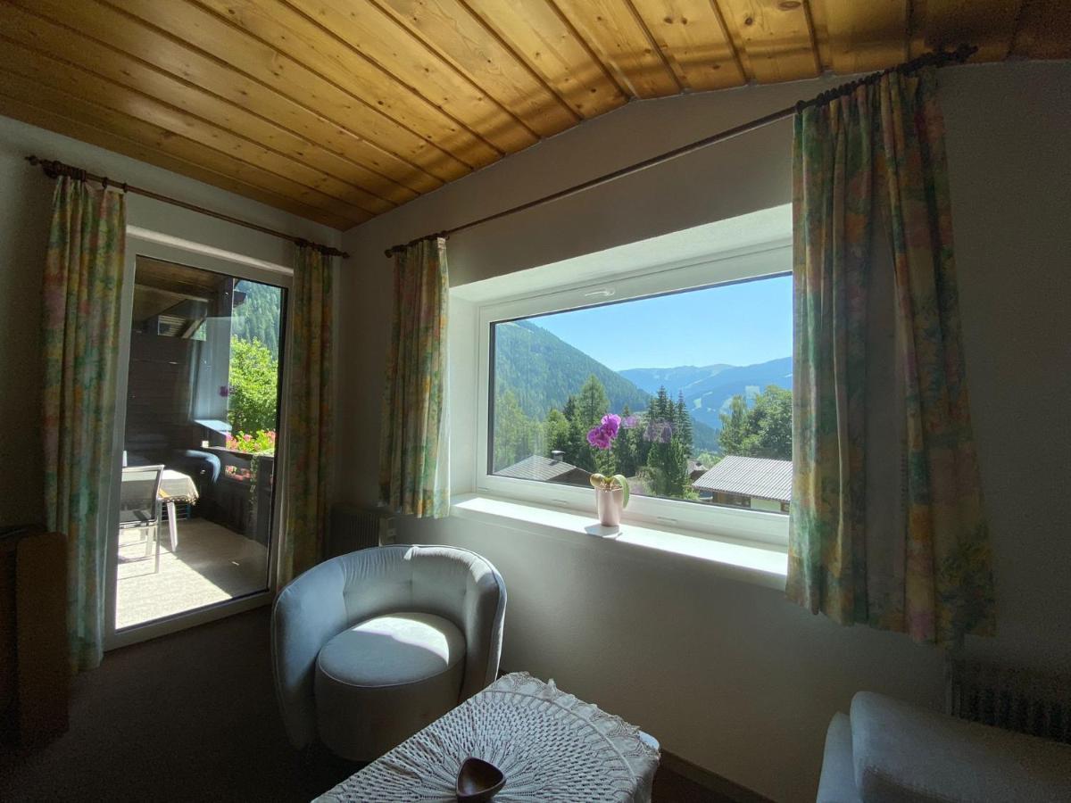 Appartement Latschen - Ferienhaus Бад Клайнкирххайм Екстериор снимка