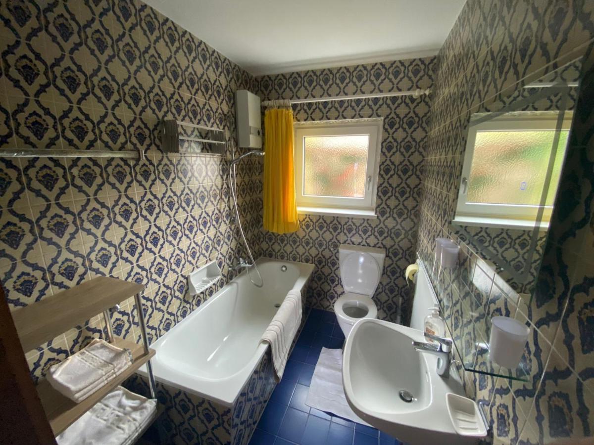 Appartement Latschen - Ferienhaus Бад Клайнкирххайм Екстериор снимка