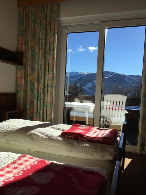Appartement Latschen - Ferienhaus Бад Клайнкирххайм Екстериор снимка